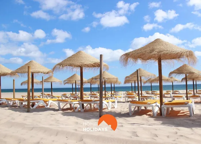 #128 Number 10 By Holidays 度假居 *